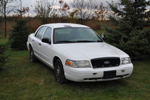 2005 Ford Crown Victoria Police Interceptor, image 4