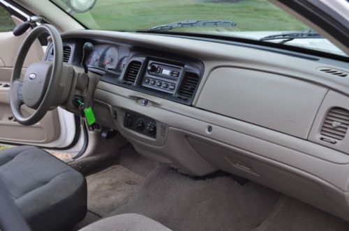 2005 Ford Crown Victoria Police Interceptor, image 6