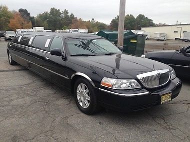 2007 lincoln town car executive sedan 4-door 4.6l