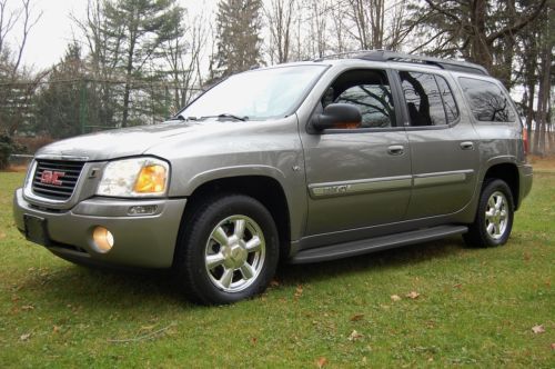 Very clean 2005 gmc envoy xl slt 4wd navigation, leather, moonroof, 5.3 liter v8