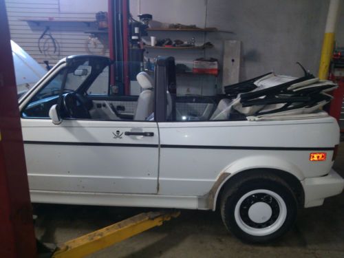 1991 volkswagen cabriolet convertible 2-door runs!!