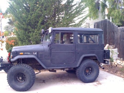 1972 toyota landcruiser fj40, big block v8, h55f, ps, discs, 35&#039;s winch, beast!!