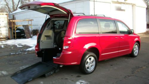 2013 dodge grand caravan sxt rear ramp and lowered floor handicap wheelchair van