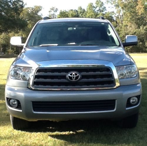 2011 Toyota Sequoia SR5 Sport Utility 4-Door 5.7L, US $27,000.00, image 2