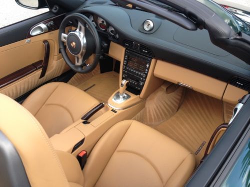 Turbo S Cabriolet - 1 Owner - Clean Carfax - Full Leather - Porsche Racing Green, image 28