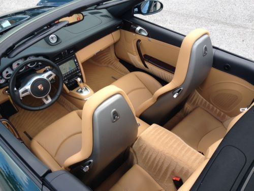Turbo S Cabriolet - 1 Owner - Clean Carfax - Full Leather - Porsche Racing Green, image 30