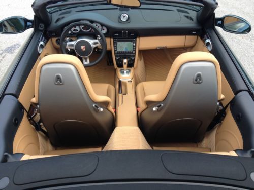 Turbo S Cabriolet - 1 Owner - Clean Carfax - Full Leather - Porsche Racing Green, image 31