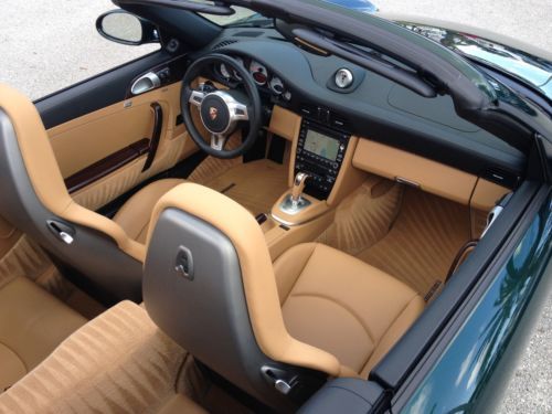 Turbo S Cabriolet - 1 Owner - Clean Carfax - Full Leather - Porsche Racing Green, image 32