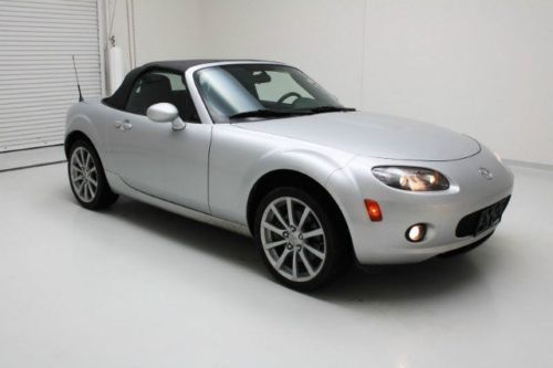 2006 mazda mx-5 convertible w/ manual transmission. ready for summer!!