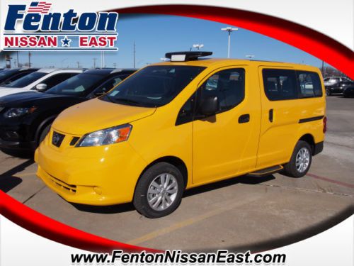 2014 nissan taxi