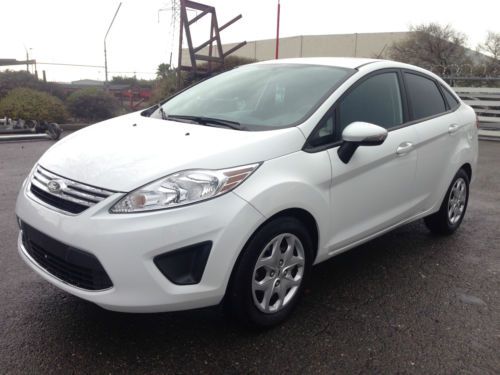 2013 ford fiesta sfe only 6k miles! 40 mpg great condition no reserve