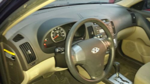 2010  HYUNDAI    ELANTRA, image 3