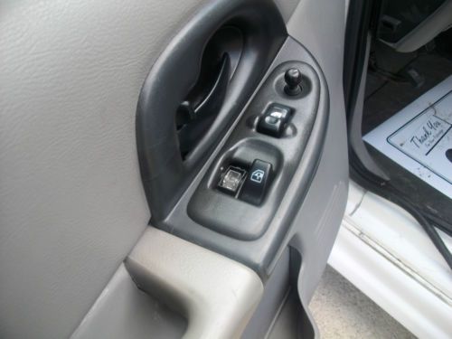 2005 Chevrolet Venture Wheelchair Van, image 8