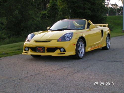 2001 toyota mr2 spyder - extremely low miles - solar yellow - convertable