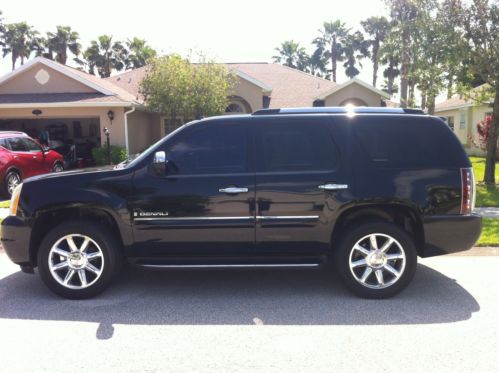 2007 gmc yukon denali black on black loaded