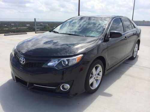 Se sedan 4-door 2.5l navigation leather low mileage black on black rear camer 9k