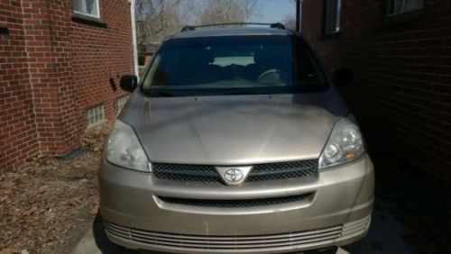 2004 toyota sienna le mini passenger van 5-door 3.3l