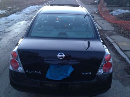 2005 Nissan Altima S Sedan 4-Door 2.5L, image 4