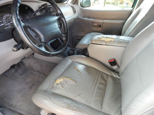 2000 Ford Explorer XLT 4-Door SUB 4.0L V6, image 7
