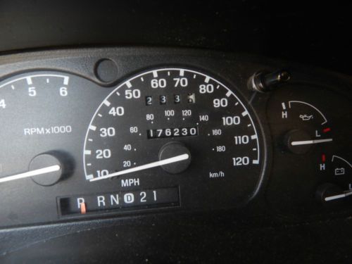 2000 Ford Explorer XLT 4-Door SUB 4.0L V6, image 8