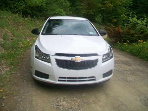 2011 chevrolet cruze ls sedan 4-door 1.8l