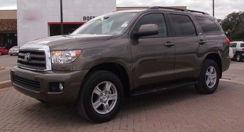 2012 toyota sequoia sr5