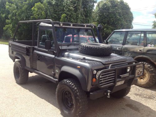 Defender 110 high capacity soft top - tomb raider