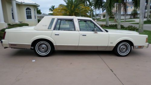 1989 Lincoln Town Car Signature SE Sedan 4-Door 5.0L, US $3,800.00, image 3