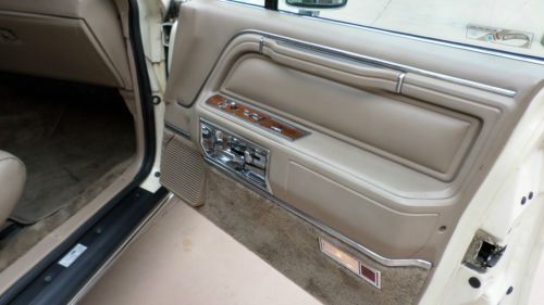 1989 Lincoln Town Car Signature SE Sedan 4-Door 5.0L, US $3,800.00, image 9