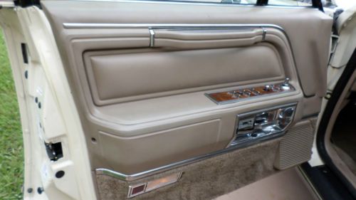 1989 Lincoln Town Car Signature SE Sedan 4-Door 5.0L, US $3,800.00, image 10