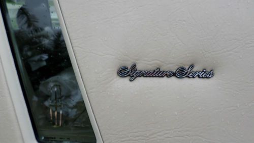1989 Lincoln Town Car Signature SE Sedan 4-Door 5.0L, US $3,800.00, image 15