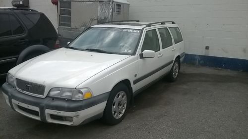 2000 volvo xc70 wagon 4-dr engine: 2.4l l5 dohc 20v turbo