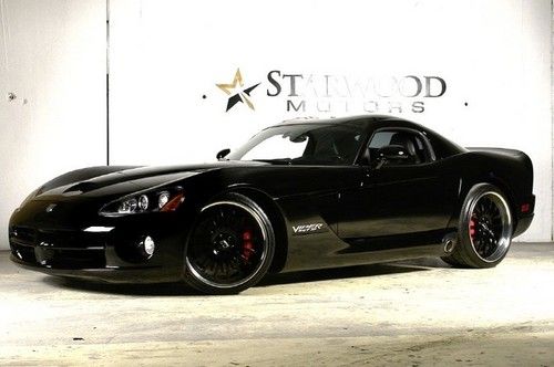 Srt-10, custom wheels, 20' wheels, blk/blk, gauge pkg,
