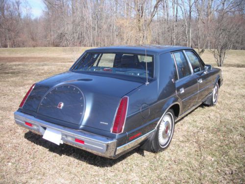 Lincoln continental 1986. not a town car