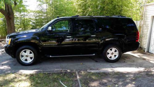 2008 chevrolet suburban z71 4 x 4