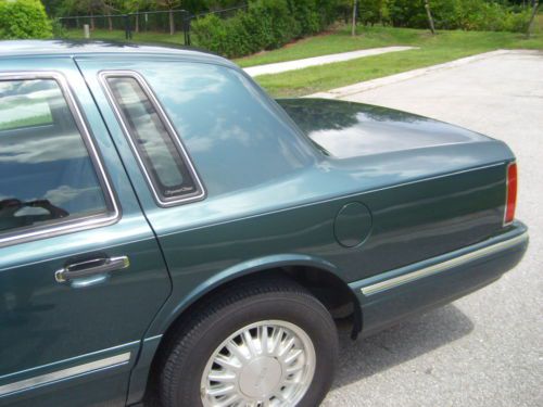 1996 Lincoln Town Car Signature Sedan 4-Door 4.6L, US $2,000.00, image 8
