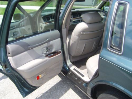 1996 Lincoln Town Car Signature Sedan 4-Door 4.6L, US $2,000.00, image 15