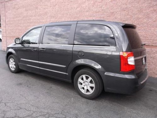 2012 chrysler town & country touring