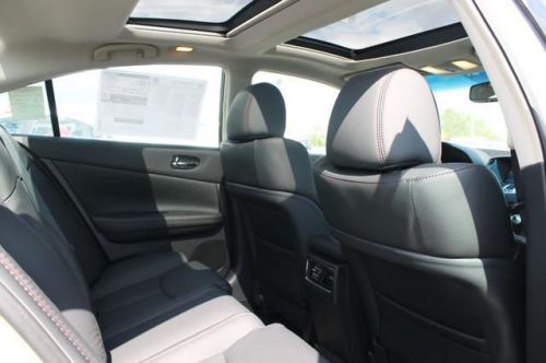 2014 nissan maxima sv