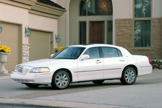 2004 lincoln town car ultimate