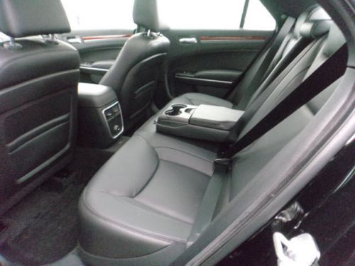 2014 chrysler 300 base