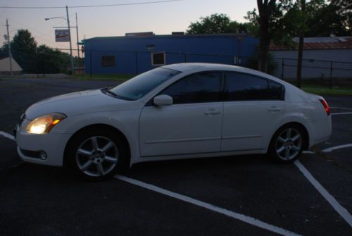 2004 nissan maxima se sedan 4-door 3.5l