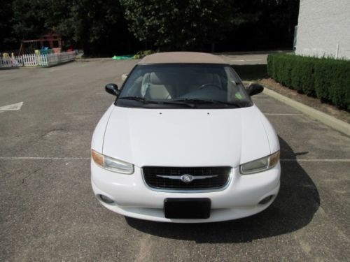 Convertible leather white clean