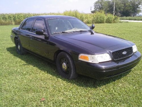 2006 Ford Crown Victoria Police Interceptor Sedan 4-Door 4.6L, image 3