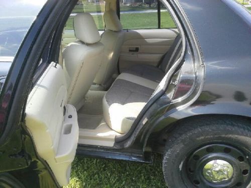 2006 Ford Crown Victoria Police Interceptor Sedan 4-Door 4.6L, image 5