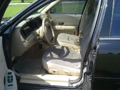 2006 Ford Crown Victoria Police Interceptor Sedan 4-Door 4.6L, image 6