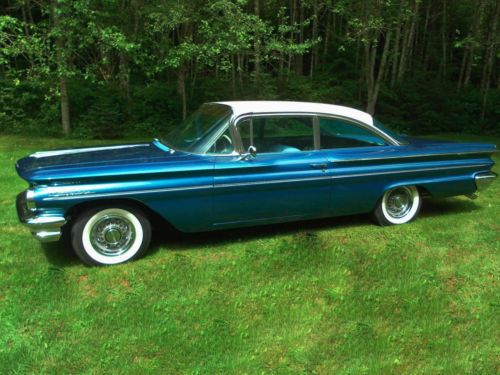 1960 pontiac catalina two door dlx. sedan