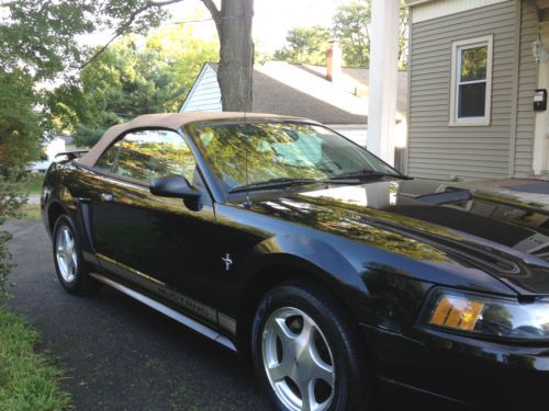 2001 ford mustang convertible v6