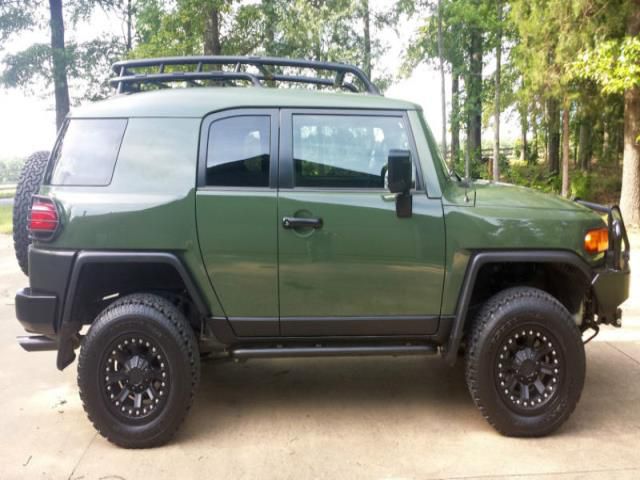 2011 - toyota fj cruiser