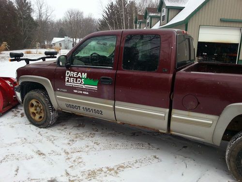 Chevy silverado 2500  extened cab third door 4x4